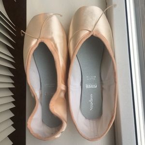 Freed of London Studio Professional Pointe Shoes